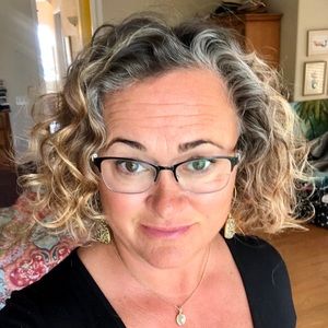 Meet your Posher, Joy